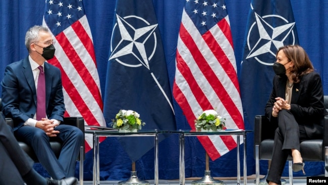 Phó Tổng thống Mỹ Kamala Harris hội kiến Tổng thư ký NATO Jens Stoltenberg tại Hội nghị An ninh Munich., ở Munich, Đức, ngày 18 tháng 2, 2022.