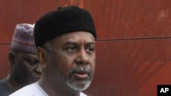 Sambo Dasuki, ancien conseiller national a la securite, fait parti des hauts responsables poursuivis pour corruption. 