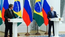 Tổng thống Brazil Jair Bolsonaro đến thăm Tổng thống Nga Vladimir Putin tại Điện Kremlin hôm 16/2