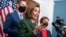 Vakillar palatasi spikeri Nensi Pelosi va uning demokrat safdoshlari, Kogress, Vashington, 23-fevral, 2022 