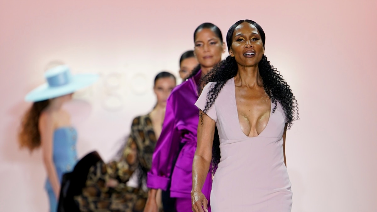 Fashion Week's Hottest New Models Were Older Women