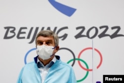 Presiden Komite Olimpiade Internasional (IOC) Thomas Bach menghadiri konferensi pers selama Olimpiade Musim Dingin Beijing di Beijing, China, 18 Februari 2022. (Foto: REUTERS/Tyrone Siu)