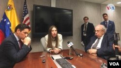 La esposa de Juan Guaidó, Fabiana Rosales, se reunió en Washington D.C. con la comunidad venezolana y miembros del cuerpo diplomático del gobierno interino en Estados Unidos. [Foto: Alejandra Arredondo, VOA].