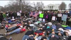Students Hold 'Lie-In' Protest to Urge White House Action on Guns