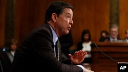 Mantan direktur Dinas Penyidikan Federal Amerika atau FBI, James Comey (foto: dok).