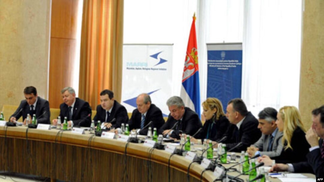 Zamenik predsednika Vlade Republike Srbije i ministar unutrašnjih poslova Ivica Dačić otvorio je forum Regionalne inicijative za migracije, azil i izbegla lica (MARRI) u Beogradu, 3. aprila 2012.