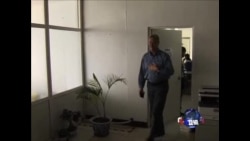 北京被扣美国老板被允许离开工厂