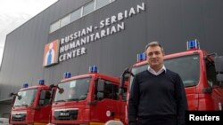 FILE - Viktor Safyanov, co-director Pusat Kemanusiaan Serbia-Rusia, di Nis, Serbia, 18 November 2014. Beberapa kelompok Barat dan analis militer melihat pusat tersebut sebagai pangkalan militer yang disamarkan secara halus yang didirikan oleh Kremlin.