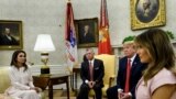 استقبال پرزیدنت ترامپ و بانوی اول از ملک عبدالله، پادشاه اردن و همسرش در کاخ سفید<br />
<br />
&nbsp;