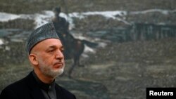 Presiden Afghanistan Hamid Karzai penyelidikan yang dilakukan pemerintah mendapati adanya orang-orang bersenjata yang dicurigai punya hubungan dengan pasukan khusus Amerika terlibat dalam pelanggaran HAM terhadap warga sipil. (Foto: Dok)