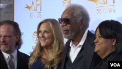 Morgan Freeman (kedua dari kanan) dalam perayaan 50 tahun kemitraan antara American Film Institute dan Libary of Congress, Selasa (14/11). 