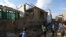 Una casa dañada en Kabul, tras el poderoso terremoto del lunes 26 de octubre, que se sintió en todo el Sur de Asia. 