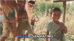 'T.B.O' atau Terlepas Dari Bayang-Bayang Opresi karya Fat Velvet menggabungkan lagu Ketulusan Hatimu dengan montase anak-anak yang diambil paksa. (Sumber: Tangkapan layar/AJAR/Fat Velvet)