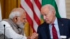 Presiden AS Joe Biden (kanan) berbicara dengan Perdana Menteri India Narendra Modi dalam pertemuan di Gedung Putih, Washington, pada 23 Juni 2023. (Foto: AP/Evan Vucci)