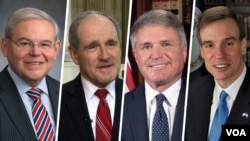 از راست سناتورها مارک وارنر (دموکرات)، مایکل مک‌کال (جمهوریخواه)، جیم ریش (جمهوریخواه) و باب منندز (دموکرات). 
