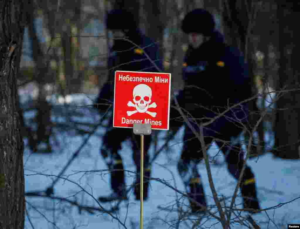Los ejercicios tácticos se hicieron en tierra radiactiva, cerca a la planta de energía inoperativa de Chernóbil.