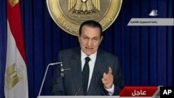 Egyptian President Hosni Mubarak makes a televised statement to his nation in this image taken from TV that aired February 10, 2011