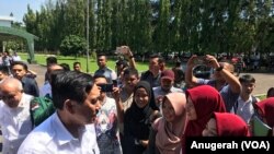 Menteri Koordinator Bidang Kemaritiman Indonesia, Luhut Binsar Panjaitan saat hadir di Universitas Sumatera Utara (USU), Senin, 18 Februari 2019. (Foto: VOA/Anugrah Andriansyah)