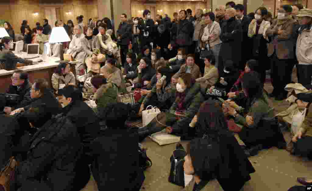 جاپان کې راغلي زلزله او سونامي په عکسونو کې