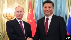 中國領導人習近平7月4日訪問俄羅斯與俄羅斯總統普京在克里姆林宮舉行會晤
