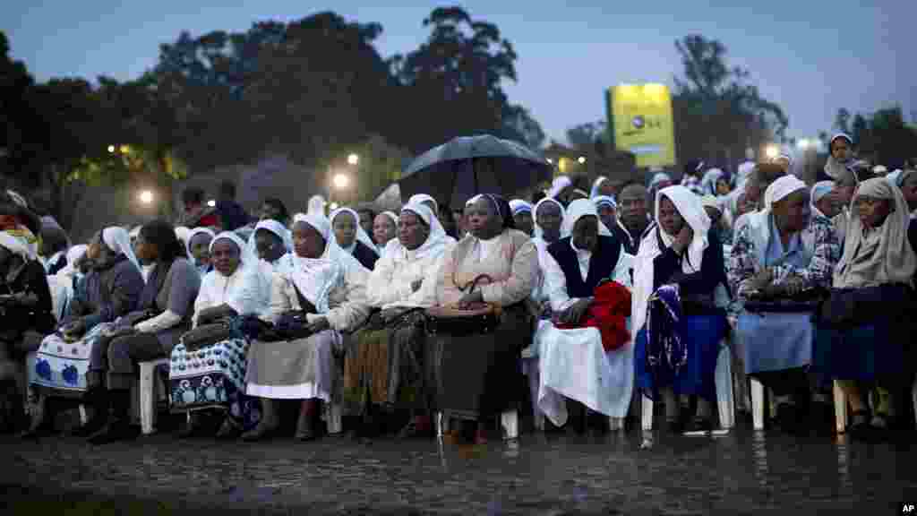 ንቅዳሴ ርእሰ-ሊቃነ ጳጳስ ዝጽበዩ ዘለው ኬንያዊያን