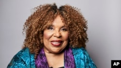 Roberta Flack reveló en noviembre de 2022 que le habían diagnosticado la enfermedad de Lou Gehrig, una esclerosis lateral amiotrófica y que ya no podía cantar. En esta imagen la cantante posa para un retrato en Nueva York el 10 de octubre de 2018. [Archivo].