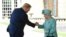 ဗြိတိန်ဘုရင်မကြီး သမ္မတ Trump နဲ့ တွေ့ဆုံ 