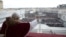 Папа Римский Бенедикт XVI приветствует верующих на площади Святого Петра в Риме (архивное фото)