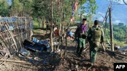 ကိုးကန့်တပ်ဖွဲ့ သတင်းကွန်ရက်က ၂၀၂၃ ခုနှစ် အောက်တိုဘာလ ၂၈ ရက်နေ့မှာ ထုတ်ပြန်ခဲ့တဲ့ မှတ်တမ်း ဓာတ်ပုံ - မြန်မာအမျိုးသား ဒီမိုကရက်တစ် မဟာမိတ်တပ်မတော် (MNDAA) ကိုးကန့် တပ်ဖွဲ့ဝင်တွေကို လောက်ကိုင်မြို့နယ်အနီး စစ်ကောင်စီ အခြေစိုက်စခန်းတစ်ခုကို သိမ်းပိုက်ပြီးနောက်တွေ့မြင်ရတဲ့ မြင်ကွင်း။
