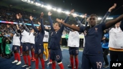 Basani ya ndembo ya ekolo France nsima na elonga likolo ya Corée du Nord na Coupe du monde ya basi, Parc de Prince, Paris, France, 7 juin 2019.