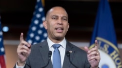 Ketua fraksi Demokrat yang minoritas di DPR AS, Hakeem Jeffries 