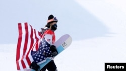 2022 베이징 동계올림픽에서 한국계 미국인 클로이 김 선수가 10일 스노보드 여자 하프파이브 금메달로 올림픽 2연패를 달성했다.