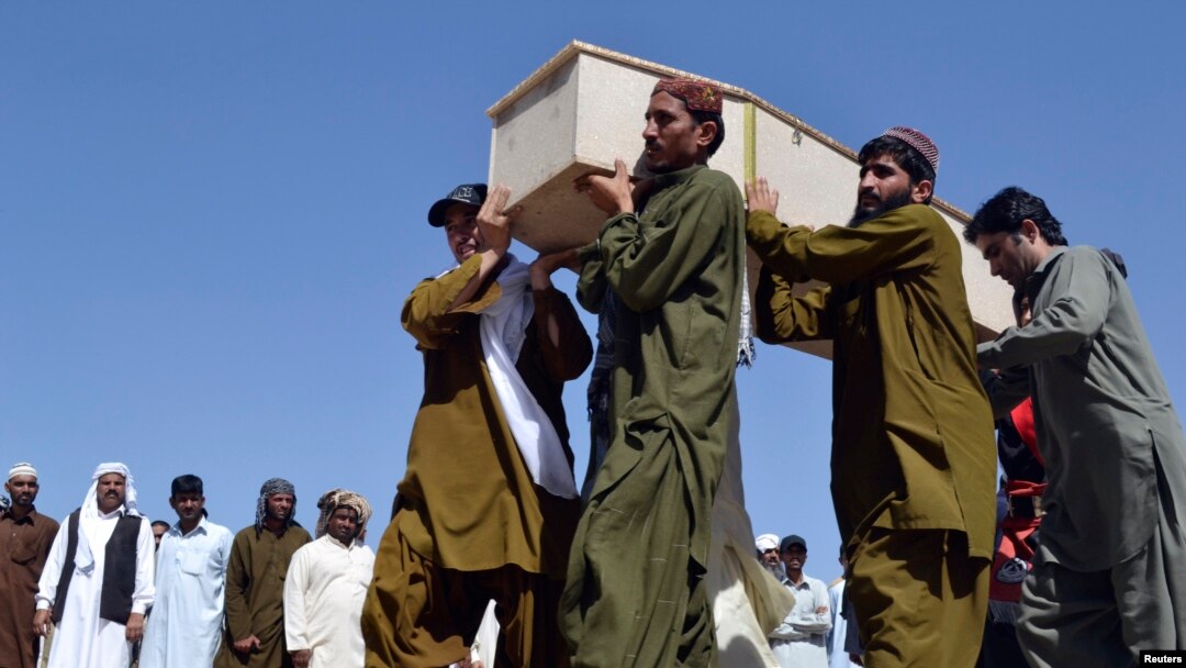 یوه پېښه کې د شخصي کمپنۍ دوه ساتونکي او بله پېښه کې دوه مشکوک وسله وال وژل شوي دي.