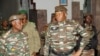 资料照片：由军事政变领导人宣布为尼日尔新国家元首的阿卜杜拉赫马内·蒂尼将军于2023年7月28日抵达尼日尔尼亚美会见部长。(路透社)