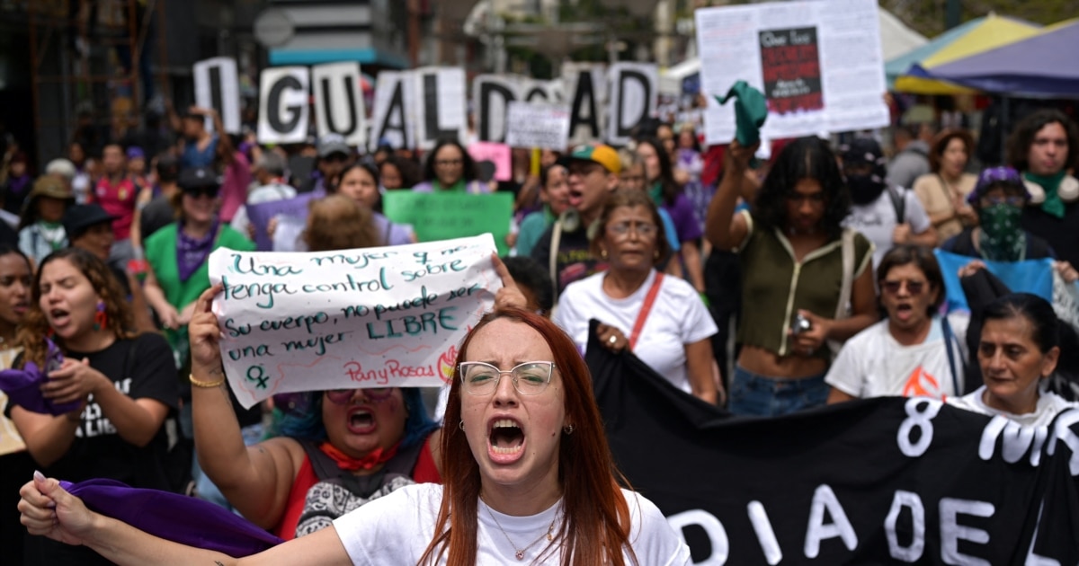 Mujeres en el mundo toman las calles para denunciar la violencia de ...