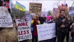 Brüksel'de Pence Karşıtı Protesto