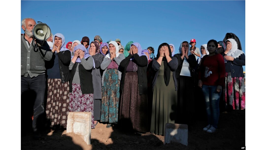 Turkiya kurdlari qo'shni davlatdagi urushda o'lgan elatdoshlariga motam tutmoqda 
