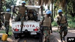 Les soldats de la MONUSCO dans un village du district de Kamonia, l'une des zones les plus touchées par les conflits dans la région du Kasaï, RDC, 24 octobre 2017