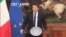 VOA60 DUNIYA: ITALY Firayin Minista Matteo Renzi Ya Ba Da Sanarwar Yin Murabus
