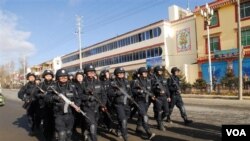 Tiongkok mengerahkan ribuan polisi untuk mencegah protes yang meluas di Tibet (foto: dok). Pemerintah Tiongkok kini memutuskan menutup Tibet bagi wisatawan.