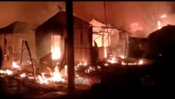 မီးလောင်သွားတဲ့စခန်းထဲက ရိုဟင်ဂျာဒုက္ခသည်တွေ စားဝတ်နေရေး အခက်ကြုံ