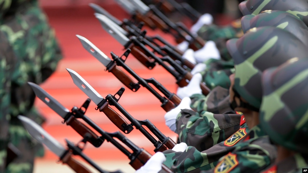 Diễn hành chiến thắng 30 tháng Tư tại Việt Nam. (AP Photo/Dita Alangkara)