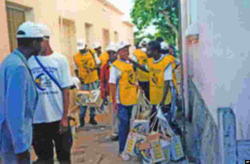 These vaccinators are among the 20 million volunteers working on polio eradication around the world.