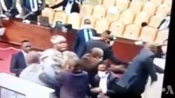 Bitumba na Assemblée nationale mpo na nkasa ya bosengi bolongwi ya Kabund