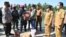 အင်ဒိုနီးရှားနိုင်ငံ၊ Aceh ပြည်နယ်ကမ်းလွန်မှာ လှေပျက်သောင်တင်နေတဲ့ ရိုဟင်ဂျာ ၁၀၀ ကျော်အတွက် အင်ဒိုအစိုးရက စားနပ်ရိက္ခာပို့ပေးရန်ဆောင်ရွက်နေစဉ်။ (၁၂-၂၈-၂၀၂၁)