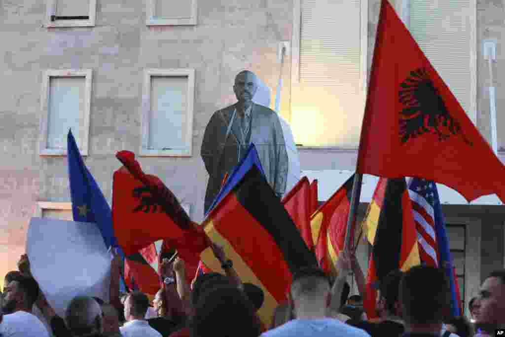 Albania Politics