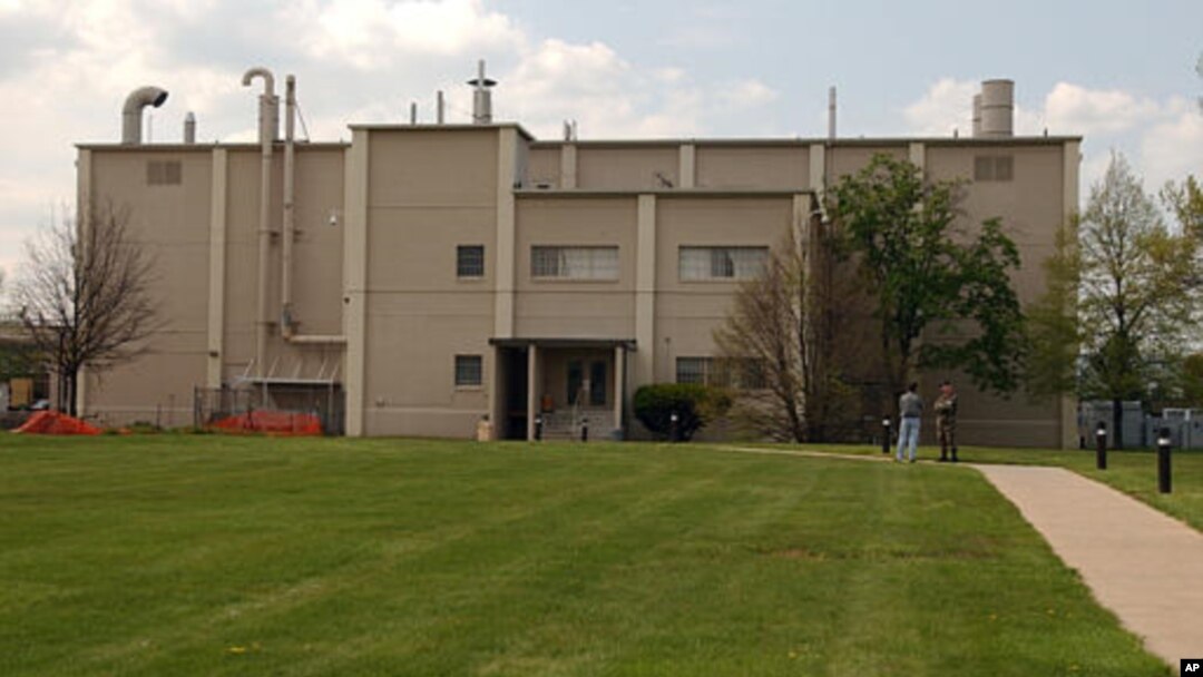 Gedung Fort Detrick di Frederick, Maryland. Lebih dari 20 persen warga Frederick langsung atau tidak langsung menjadi pegawai pemerintah federal, yang kebanyakan bekerja di Fort Detrick, fasilitas riset biomedis milik Angkatan Darat yang mempekerjakan hampir 10.000 pegawai (foto: Dok).