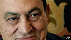 Egyptian President Hosni Mubarak (File)