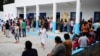 Les électeurs font la queue devant un bureau de vote lors du premier tour de l'élection présidentielle, à La Marsa, près de Tunis, en Tunisie, le 15 septembre 2019.