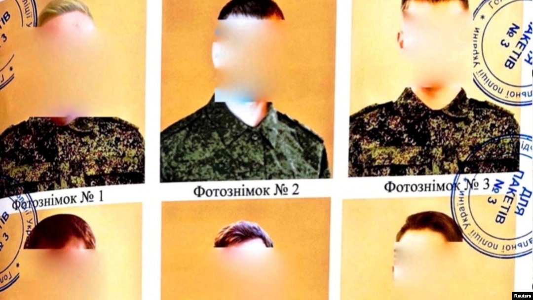 Skeniranje dokumenta sa postrojbom od 12 ruskih vojnika osumnjičenih za seksualno nasilje u okrugu Brovary na periferiji Kijeva